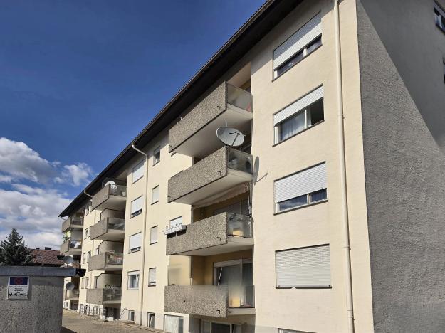 Mehrfamilienhaus in Lörrach-Brombach, Ansicht mit Balkonen