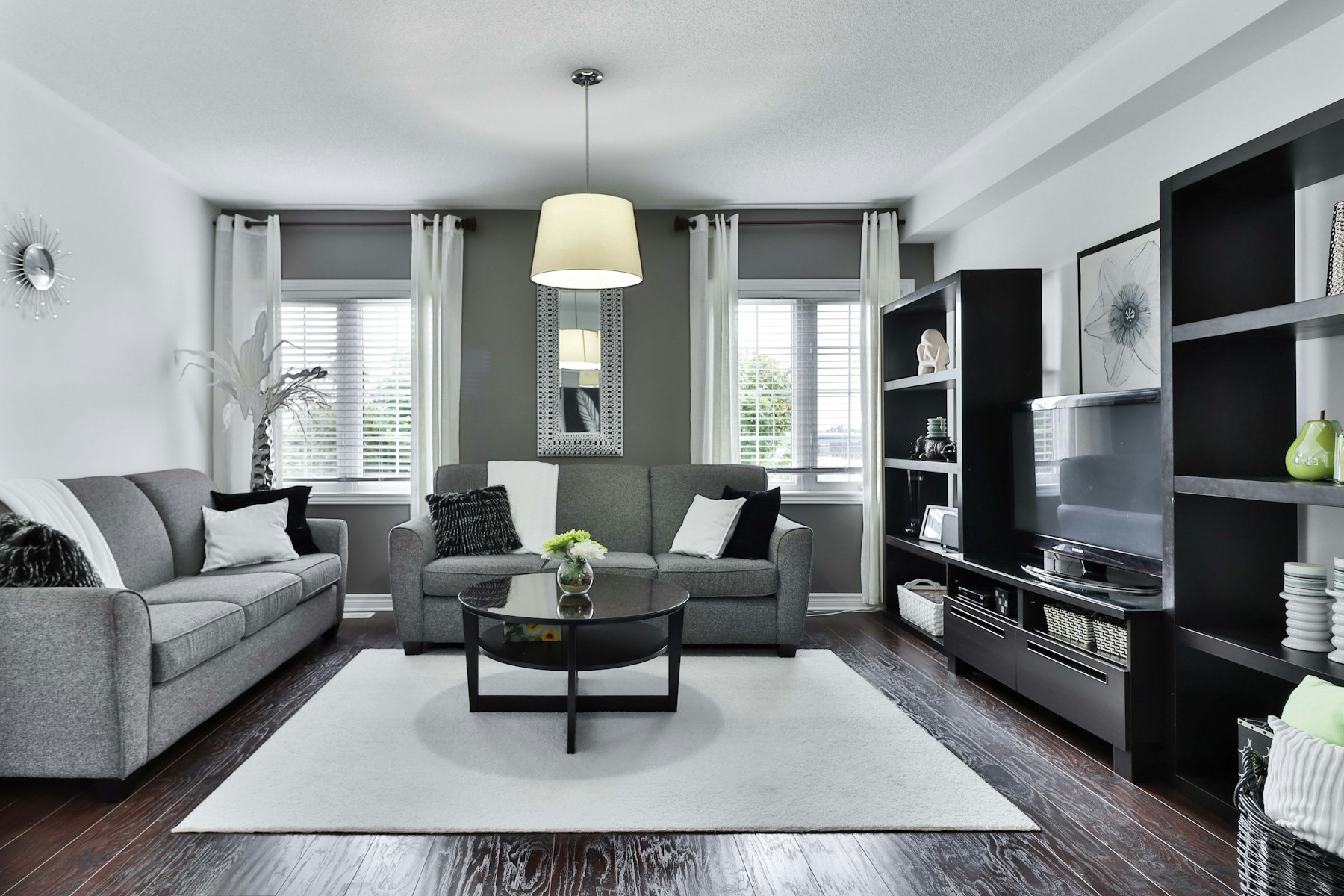 Modernes, helles Wohnzimmer